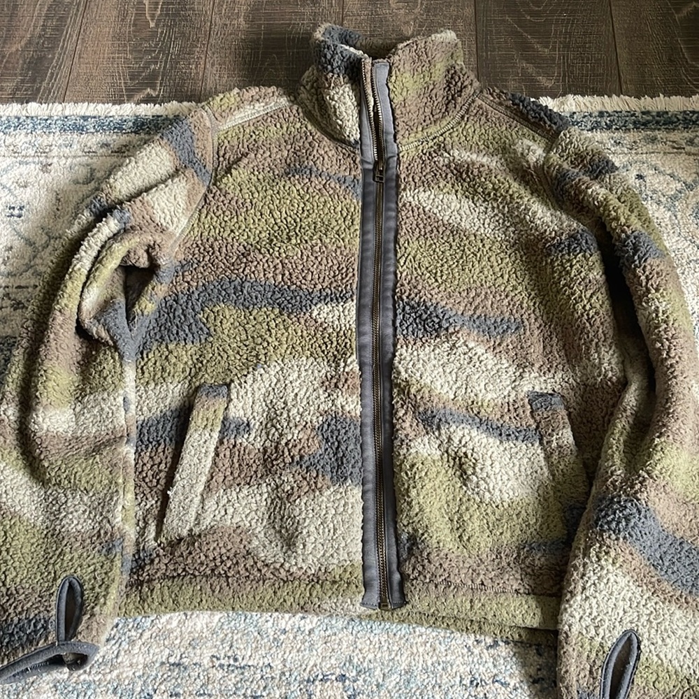 Super warm camo Old Navy (soft) jacket